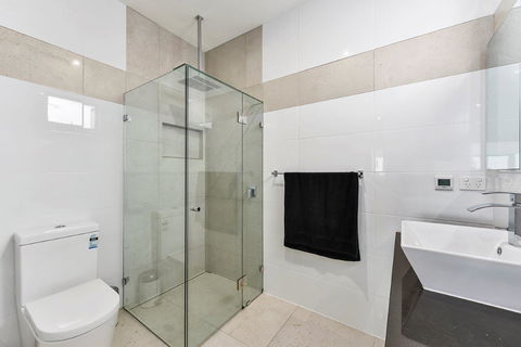 KENNEDY EXECUTIVE TOWNHOUSE - Tourism Brisbane 7