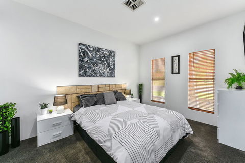 KENNEDY EXECUTIVE TOWNHOUSE - Tourism Brisbane 4