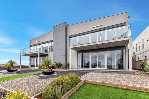 KENNEDY EXECUTIVE TOWNHOUSE - Tourism Brisbane 15