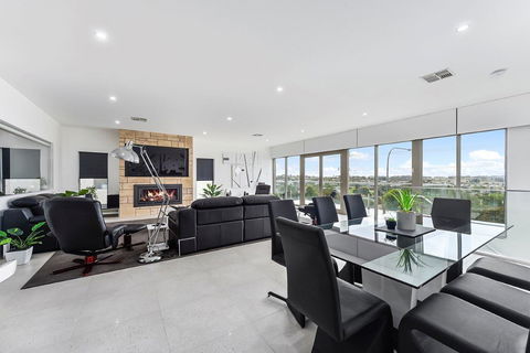 KENNEDY EXECUTIVE TOWNHOUSE - Tourism Brisbane 3