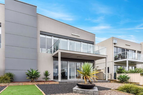 KENNEDY EXECUTIVE TOWNHOUSE - Tourism Brisbane 17