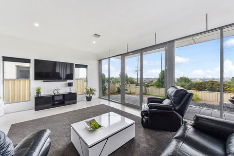 KENNEDY EXECUTIVE TOWNHOUSE - Tourism Brisbane 18