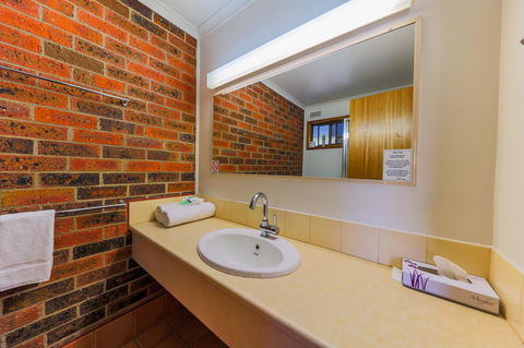 Country Roads Motor Inn Naracoorte - Tourism Brisbane 33