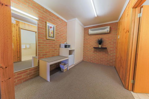 Country Roads Motor Inn Naracoorte - Tourism Brisbane 5