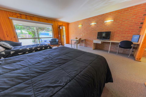 Country Roads Motor Inn Naracoorte - Tourism Brisbane 35