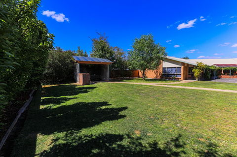 Country Roads Motor Inn Naracoorte - Tourism Brisbane 9