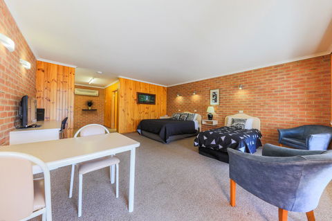 Country Roads Motor Inn Naracoorte - Tourism Brisbane 25
