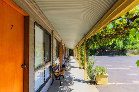 Country Roads Motor Inn Naracoorte - Tourism Brisbane 27