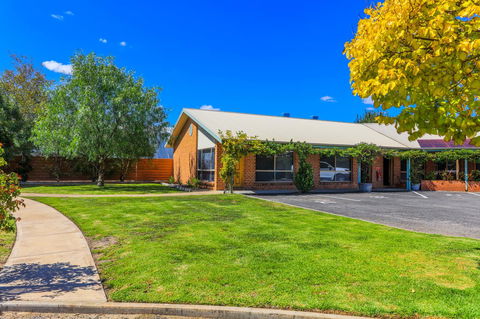 Country Roads Motor Inn Naracoorte - Tourism Brisbane 13