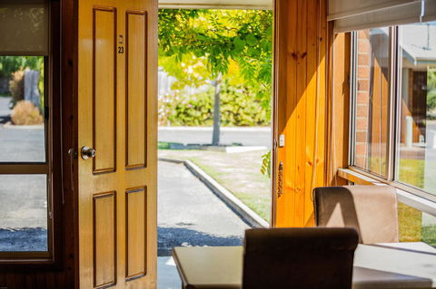 Country Roads Motor Inn Naracoorte - Tourism Brisbane 34
