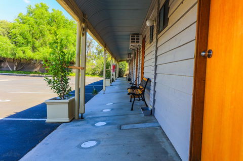 Country Roads Motor Inn Naracoorte - Tourism Brisbane 21
