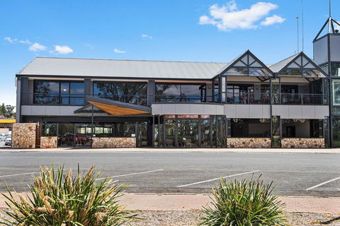 Berri Hotel - Tourism Brisbane 4