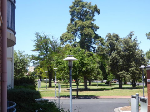 ADELAIDE CENTRAL APARTMENT - 3BR, 2BATH & CARPARK - Brisbane Tourism 26