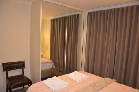 ADELAIDE CENTRAL APARTMENT - 3BR, 2BATH & CARPARK - Brisbane Tourism 12