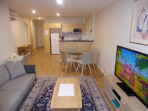ADELAIDE CENTRAL APARTMENT - 3BR, 2BATH & CARPARK - Brisbane Tourism 4