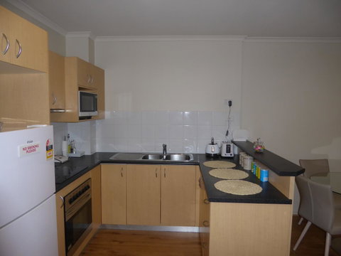 ADELAIDE CENTRAL APARTMENT - 3BR, 2BATH & CARPARK - Brisbane Tourism 5
