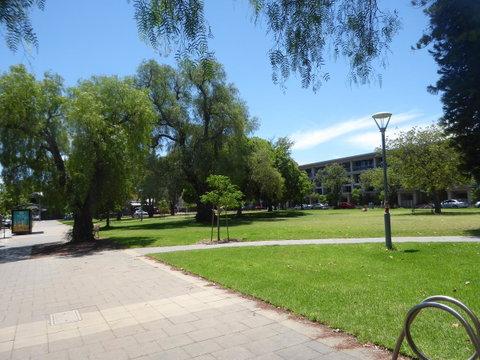 ADELAIDE CENTRAL APARTMENT - 3BR, 2BATH & CARPARK - Brisbane Tourism 32