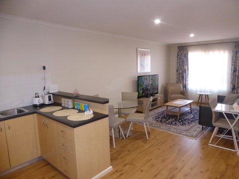 ADELAIDE CENTRAL APARTMENT - 3BR, 2BATH & CARPARK - Brisbane Tourism 7