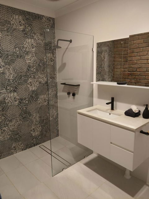 Desert Gum Retreat Gough St - Tourism Brisbane 12