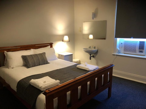 Cornwall Hotel - Tourism Brisbane 17
