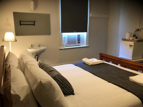Cornwall Hotel - Tourism Brisbane 16
