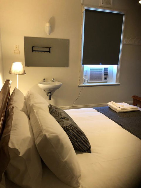Cornwall Hotel - Tourism Brisbane 5