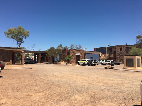 Desert Cave Hotel - Brisbane Tourism 36
