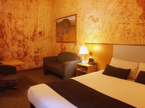 Desert Cave Hotel - Brisbane Tourism 41