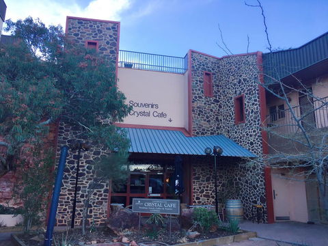 Desert Cave Hotel - Brisbane Tourism 34