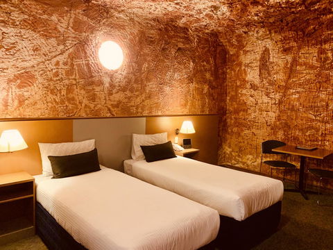 Desert Cave Hotel - Brisbane Tourism 15