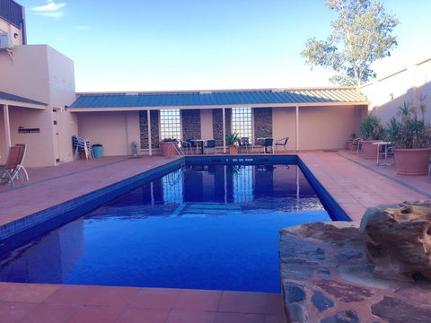Desert Cave Hotel - Brisbane Tourism 44