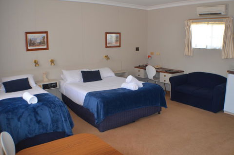Deer Park Motor Inn Armidale - Tourism Brisbane 1