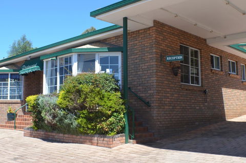Deer Park Motor Inn Armidale - Tourism Brisbane 24