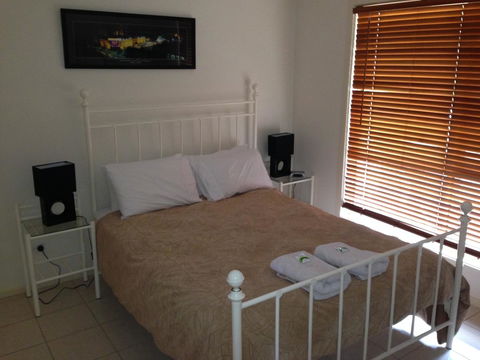 Shiraz Cottage - Tourism Brisbane 2