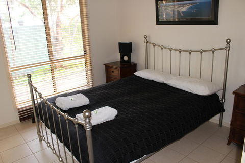 Shiraz Cottage - Tourism Brisbane 3