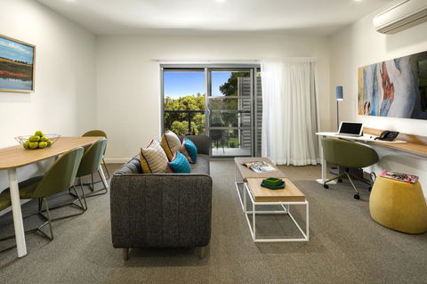 Quest Griffith - Brisbane Tourism 7