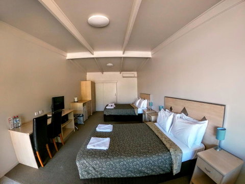 Highway One Motel - Brisbane Tourism 7