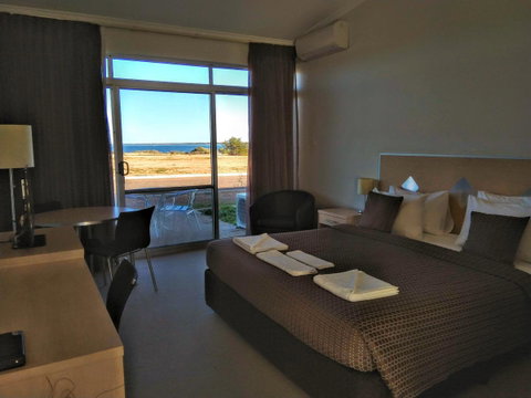 Highway One Motel - Brisbane Tourism 8