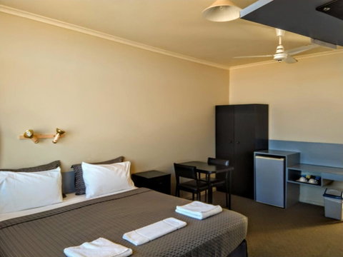 Highway One Motel - Brisbane Tourism 24