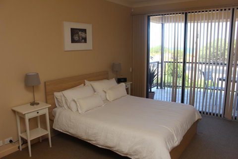 The Lighthouse - Beachfront Accommodation - Tourism Brisbane 1