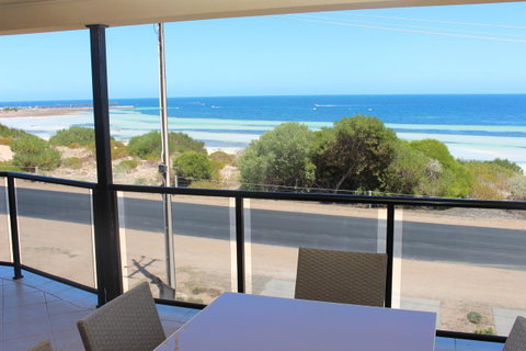 The Lighthouse - Beachfront Accommodation - Tourism Brisbane 9