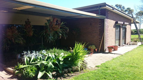 Hilltop Escape - Tourism Brisbane 10