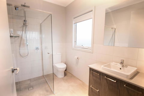 Wellington Lake Retreat - Tourism Brisbane 16