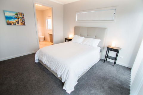 Wellington Lake Retreat - Tourism Brisbane 15