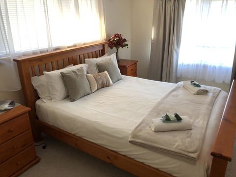 Rocks Retreat House With Sea Views - Tourism Brisbane 2