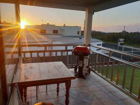 Rocks Retreat House With Sea Views - Tourism Brisbane 13