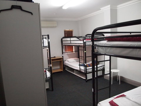 The Emperors Crown Hostel - Tourism Brisbane 4