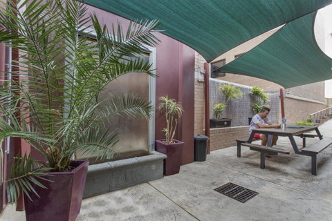 The Emperors Crown Hostel - Tourism Brisbane 12