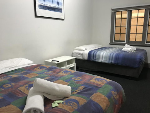 The Emperors Crown Hostel - Tourism Brisbane 8