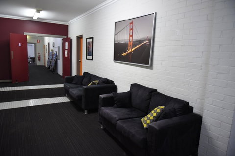 The Emperors Crown Hostel - Tourism Brisbane 9